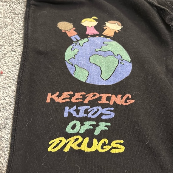 D.A.R.E. Black Sweatpants “Keep Kids Off Drugs” (Teen) - Picture 2 of 4